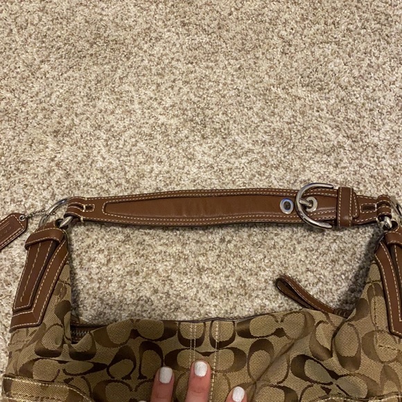 Coach brown shoulder purse - Picture 4 of 5